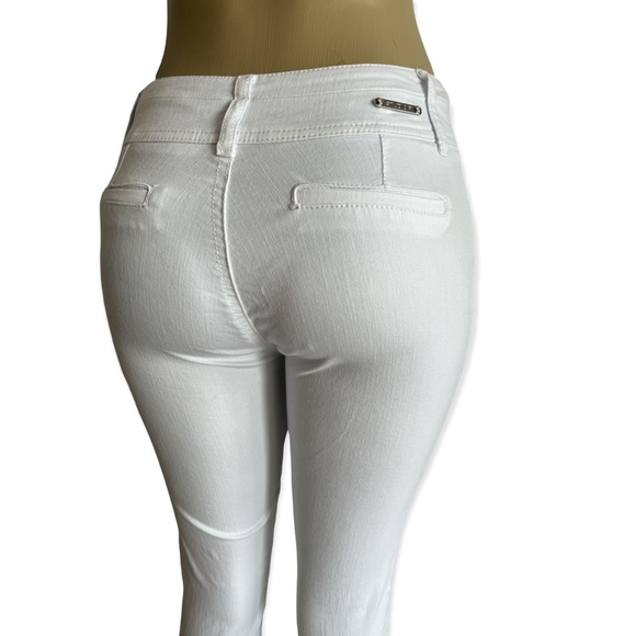 Studio F Colombian White Butt Lift Jeans - Size 4 - Picture 5 of 8